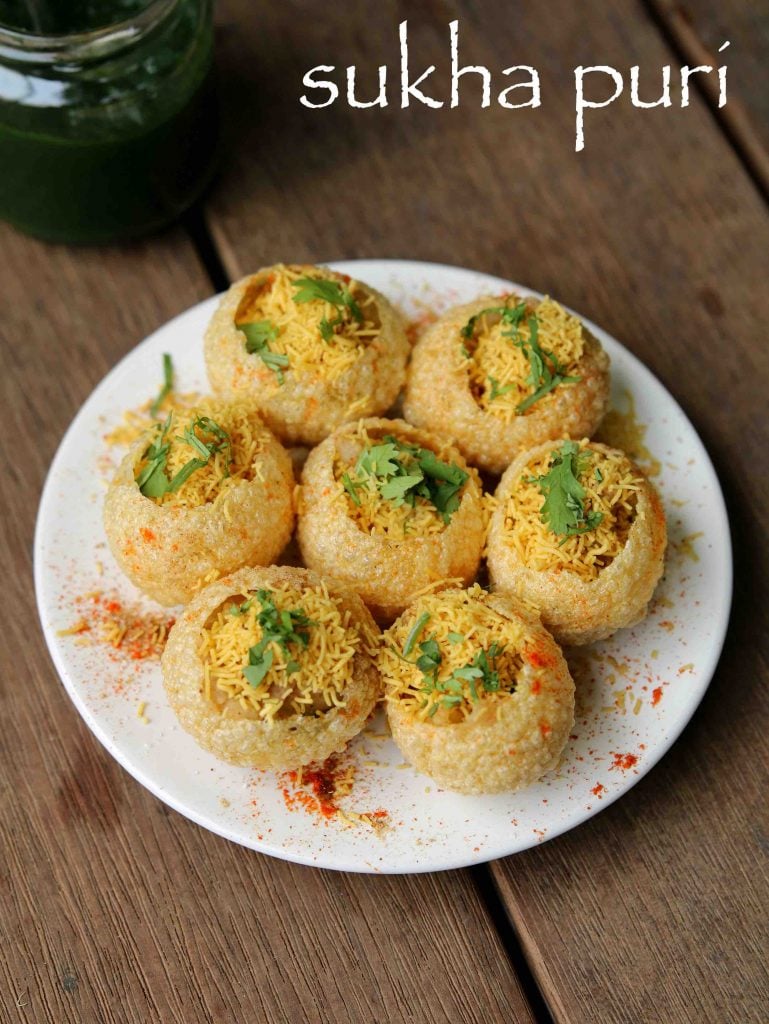 stuffed sukha poori chaat