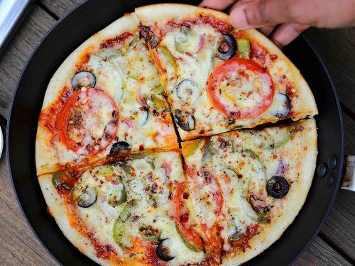 How to Make Pizza Without an Oven at Home (with Pictures)