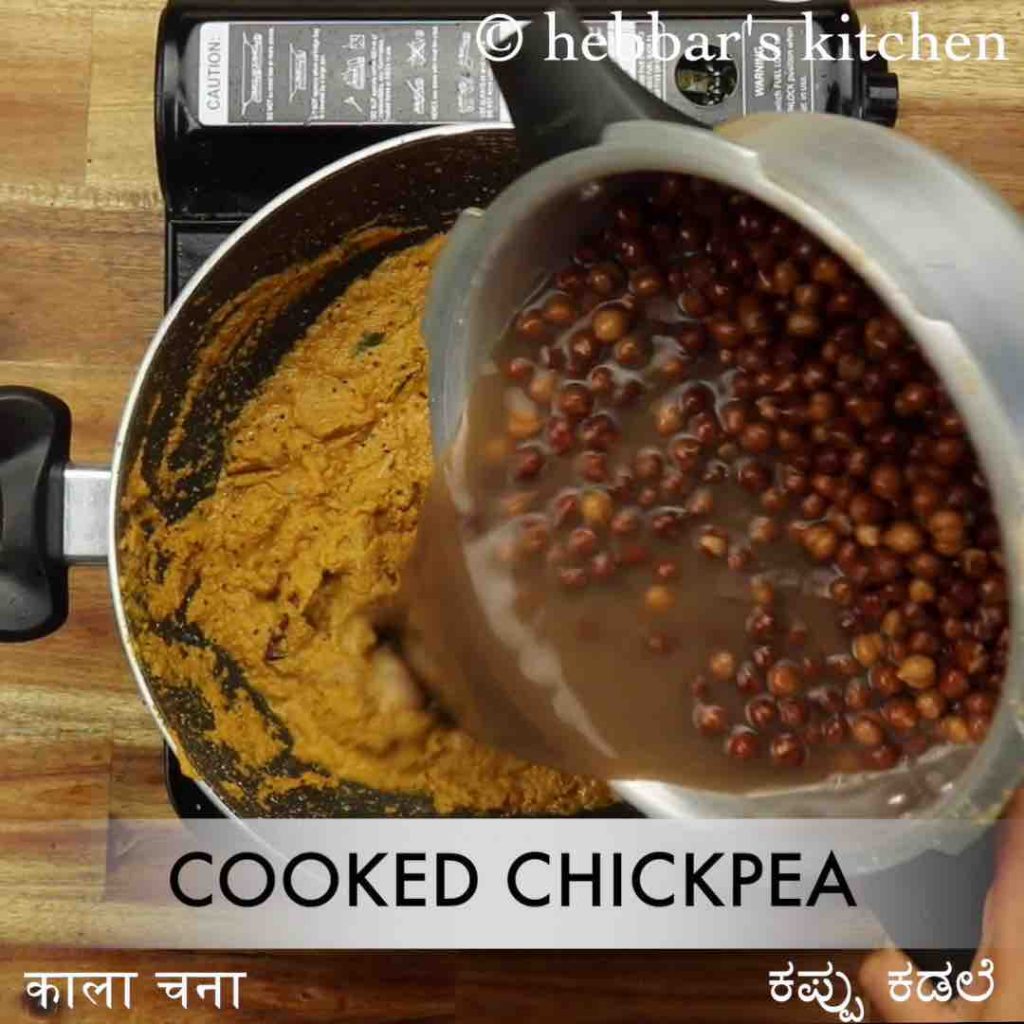 black chickpeas curry
