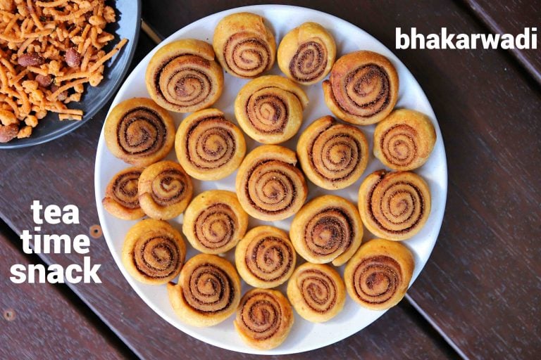 बाकरवडी रेसिपी | bhakarwadi in hindi | महाराष्ट्रियन बाकरवडी स्नैक कैसे बनाएं  