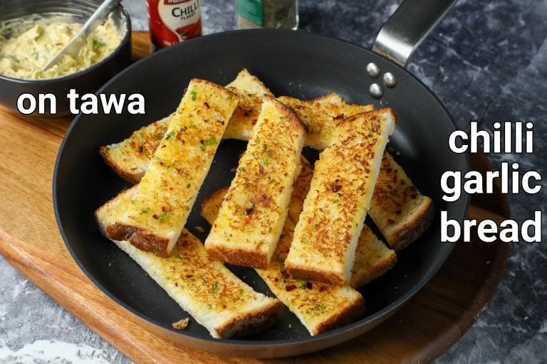 चिली गार्लिक ब्रेडस्टिक्स रेसिपी | chilli garlic breadsticks in hindi