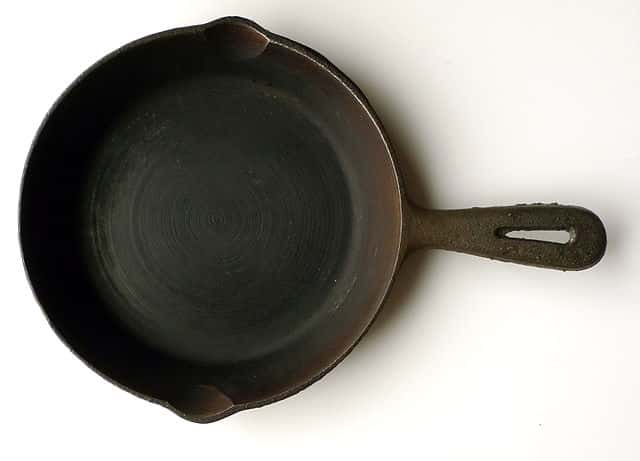 Cast-iron Tawa vs Non-stick Tawa- Which type of Tawa is good for Dosa?