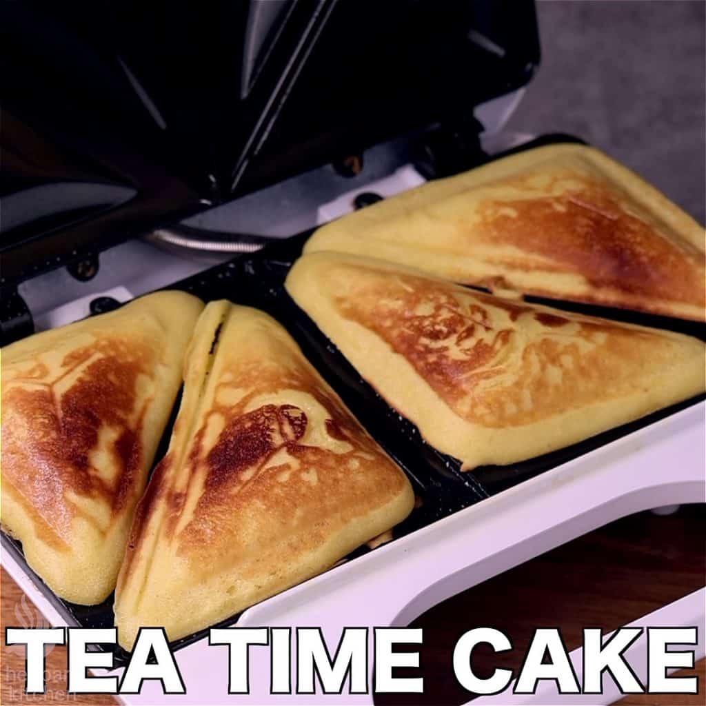 5 मिनट टी टाइम केक - सैंडविच मेकर में